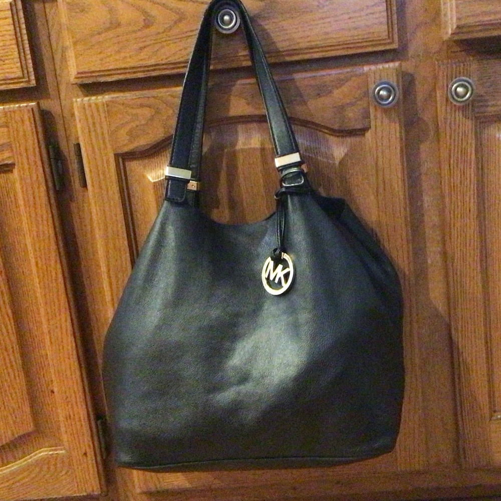 MICHAEL KORS LEATHER HANDBAG $25